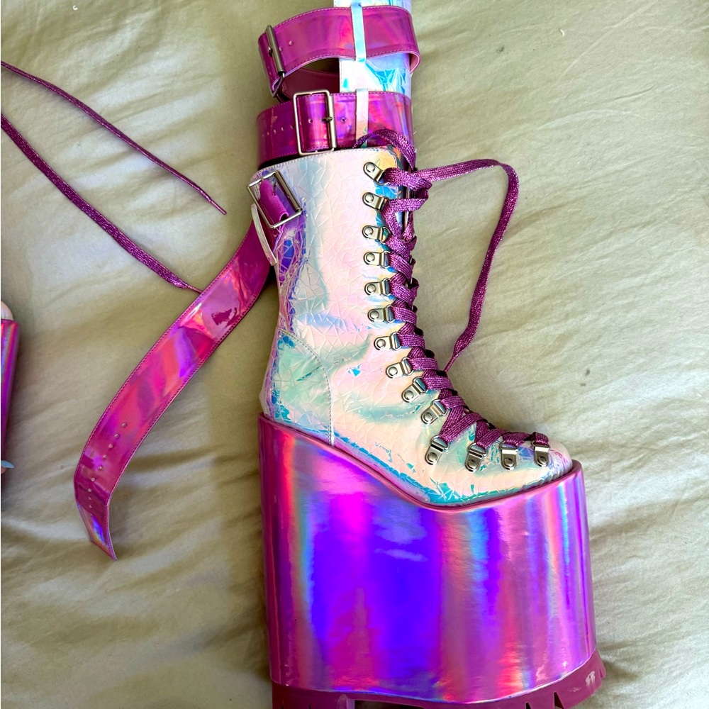 Dolls Kill 10 inch platforms. Never worn. Size 7.